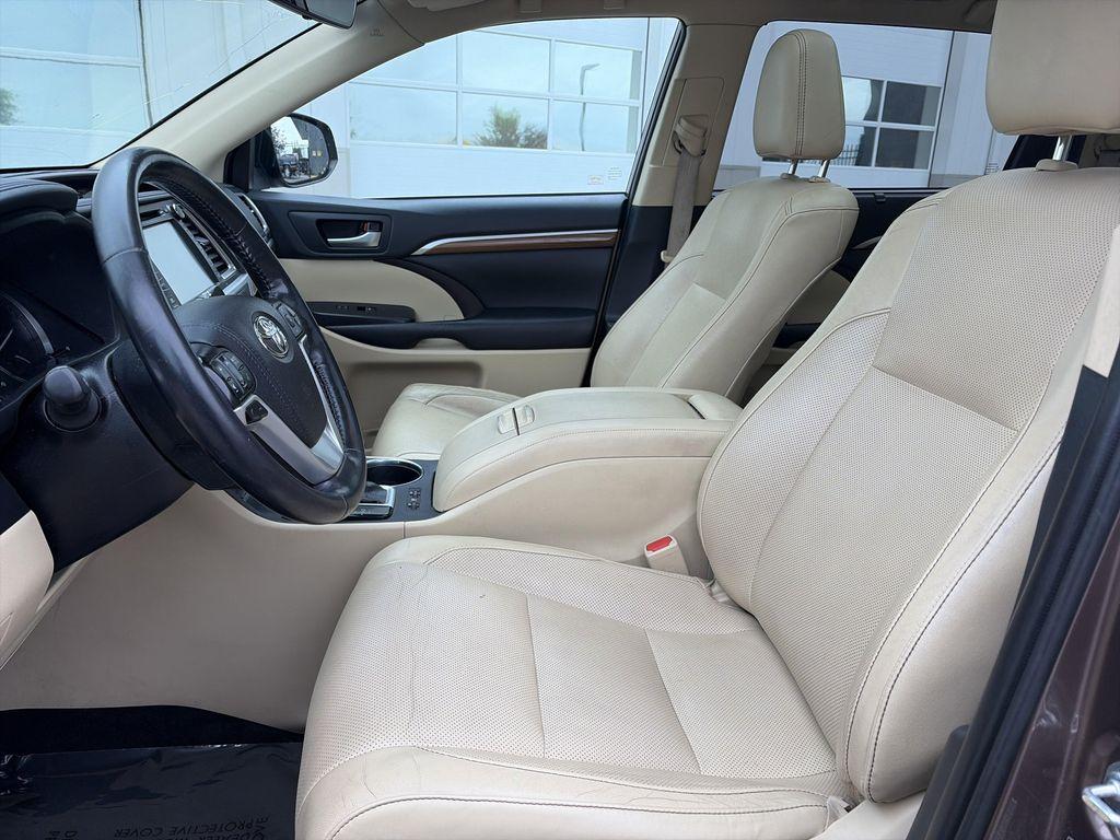 used 2019 Toyota Highlander car, priced at $27,220