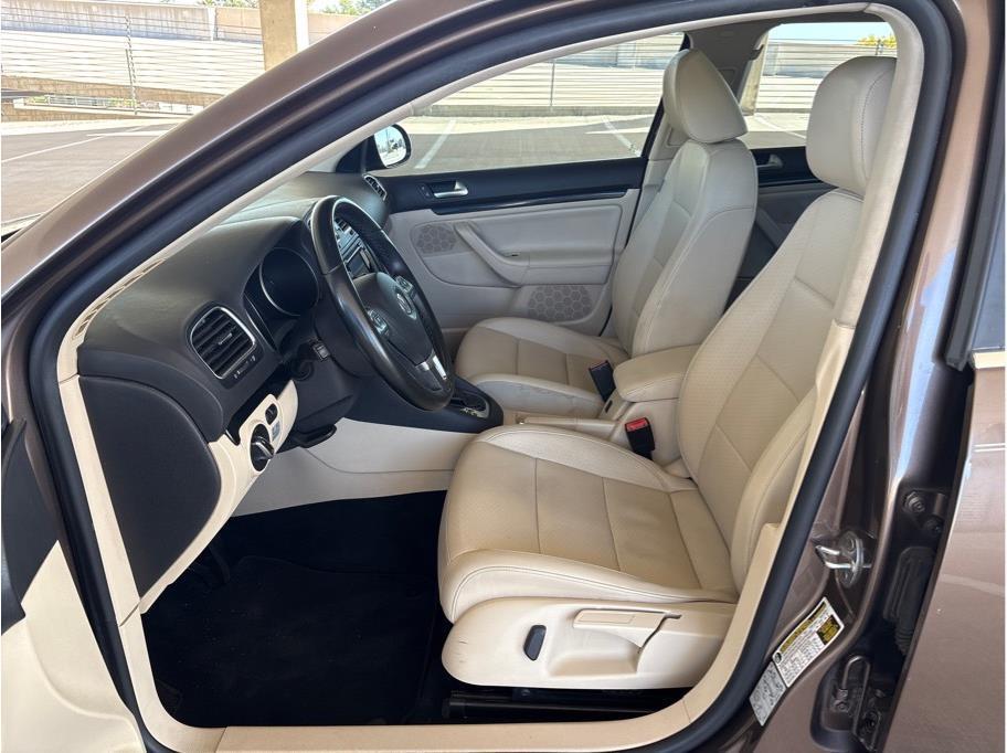 used 2013 Volkswagen Jetta SportWagen car, priced at $9,990