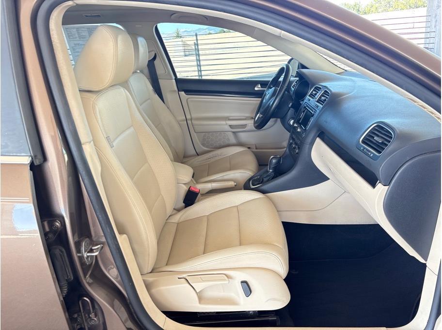 used 2013 Volkswagen Jetta SportWagen car, priced at $9,990