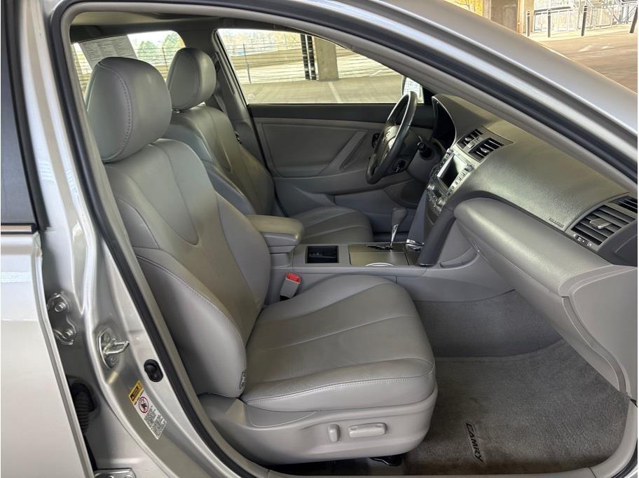 used 2009 Toyota Camry Hybrid car, priced at $12,490