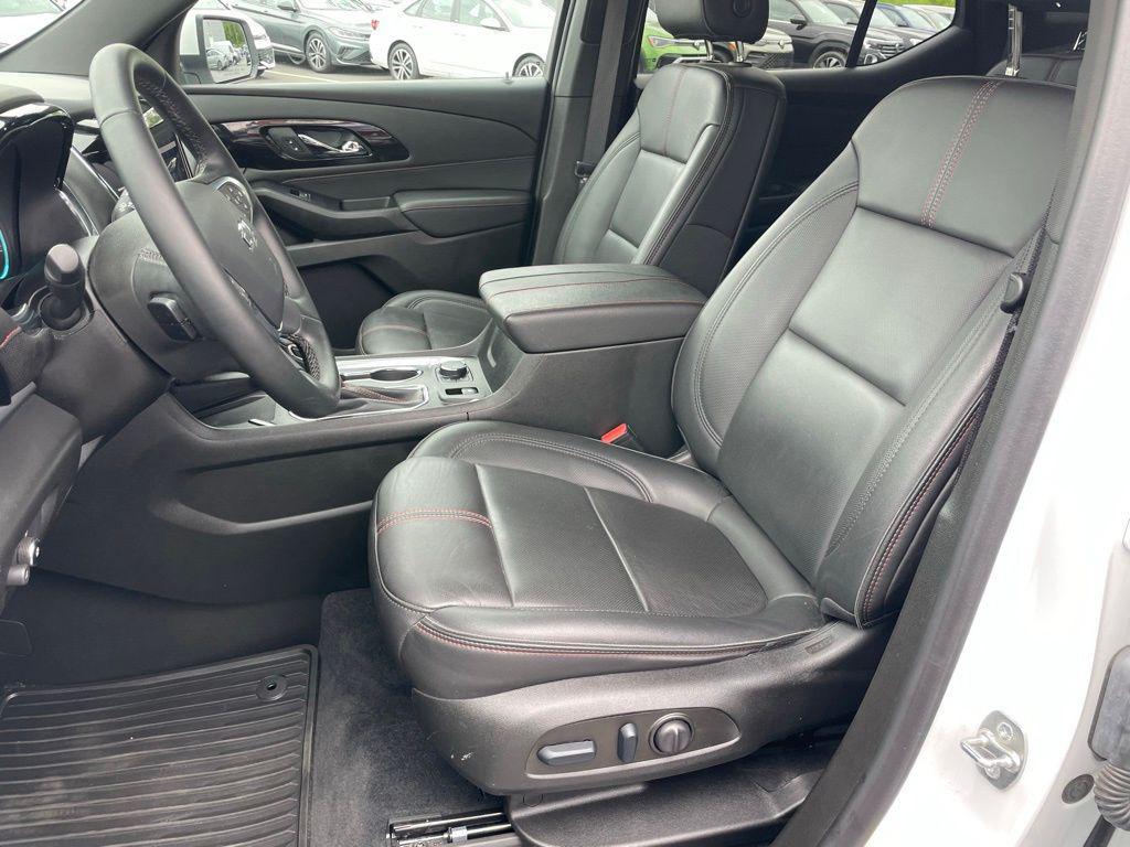 used 2024 Chevrolet Traverse car, priced at $40,175