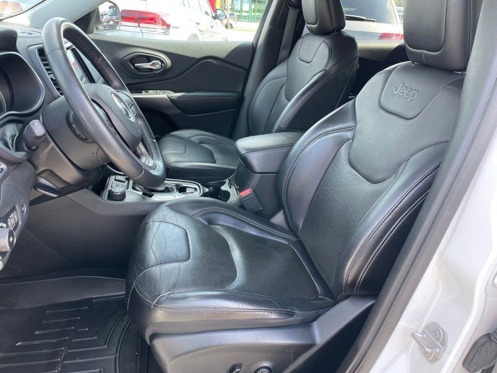 used 2019 Jeep Cherokee car, priced at $18,148