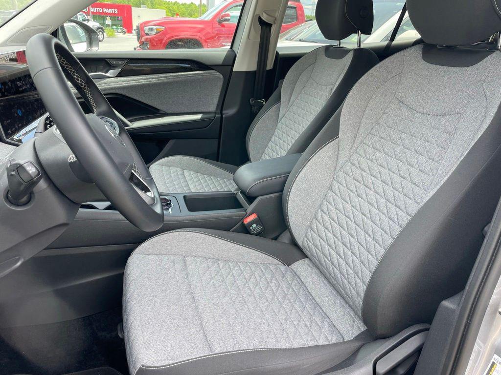 used 2025 Volkswagen Tiguan car, priced at $28,151