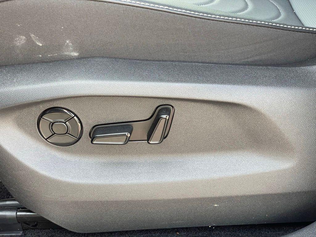 used 2025 Volkswagen Tiguan car, priced at $33,175