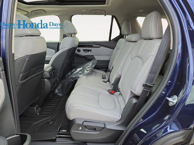 new 2025 Honda Pilot car, priced at $49,595