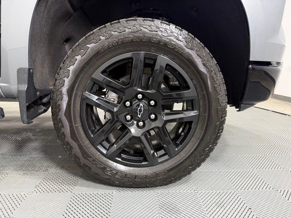 used 2025 Chevrolet Silverado 1500 car, priced at $42,995