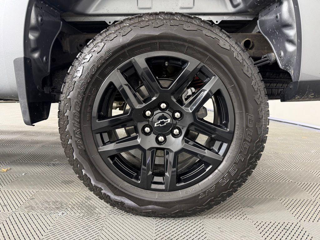 used 2025 Chevrolet Silverado 1500 car, priced at $42,995