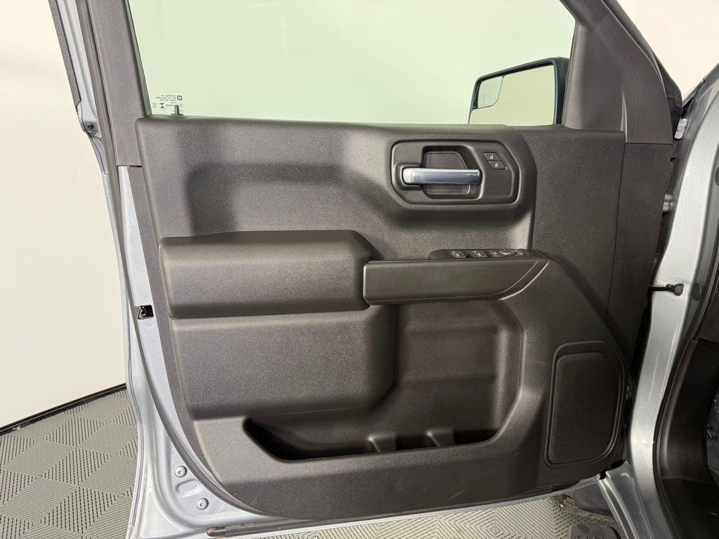 used 2025 Chevrolet Silverado 1500 car, priced at $42,995