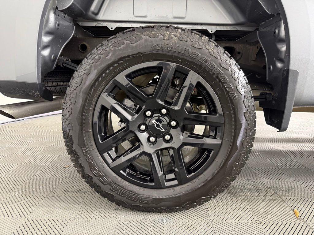 used 2025 Chevrolet Silverado 1500 car, priced at $42,995