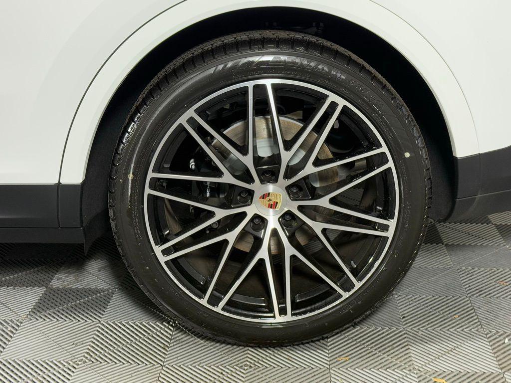 new 2025 Porsche Cayenne car, priced at $128,805