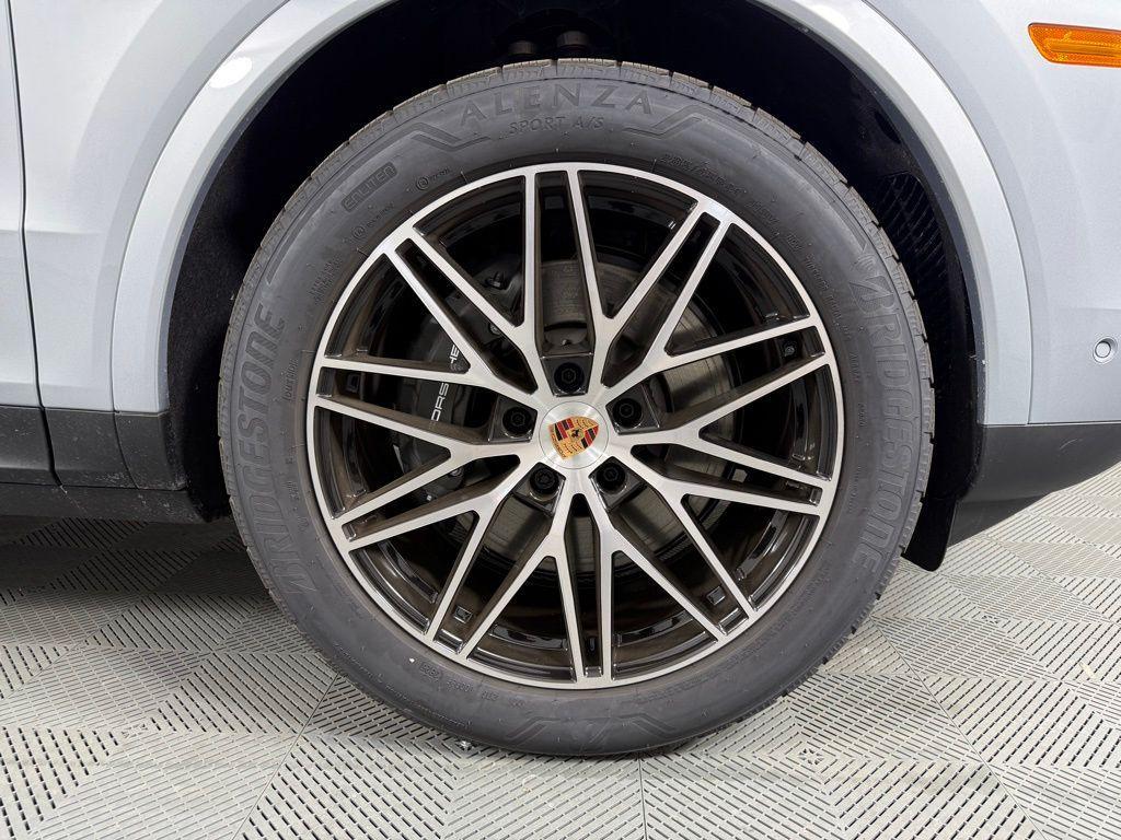 new 2026 Porsche Cayenne car, priced at $106,050