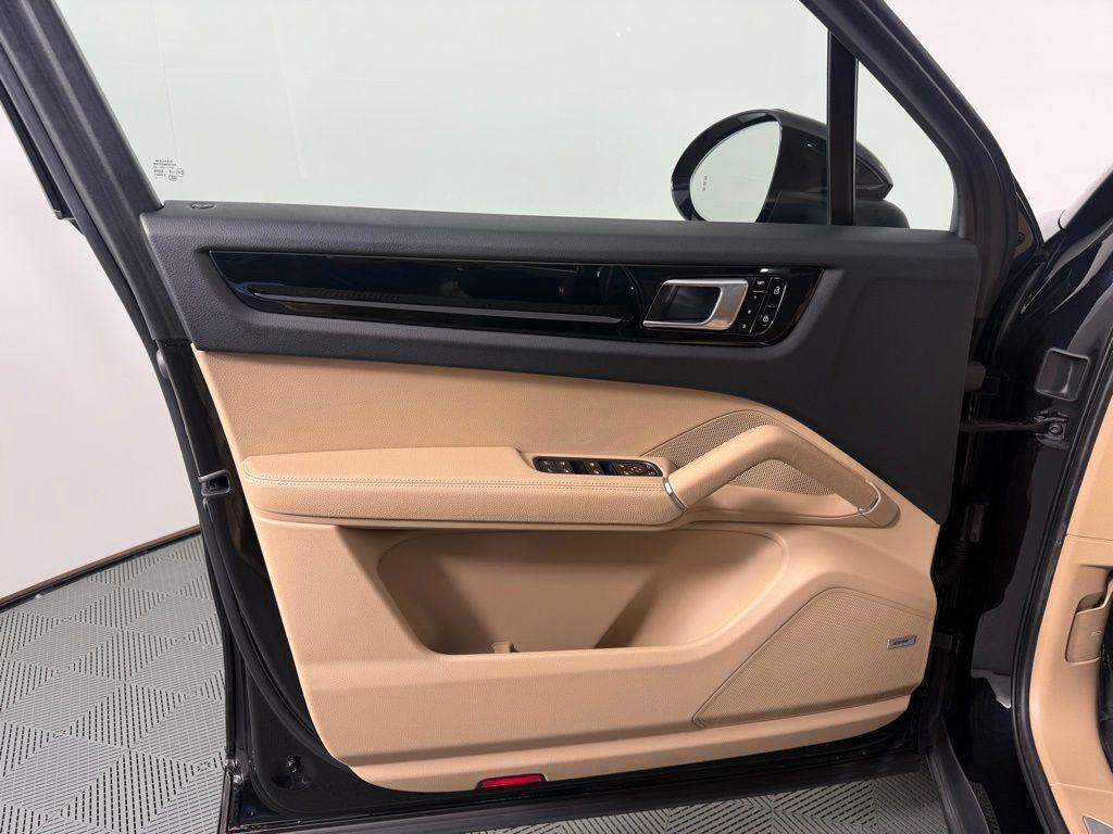 used 2020 Porsche Cayenne car, priced at $31,595