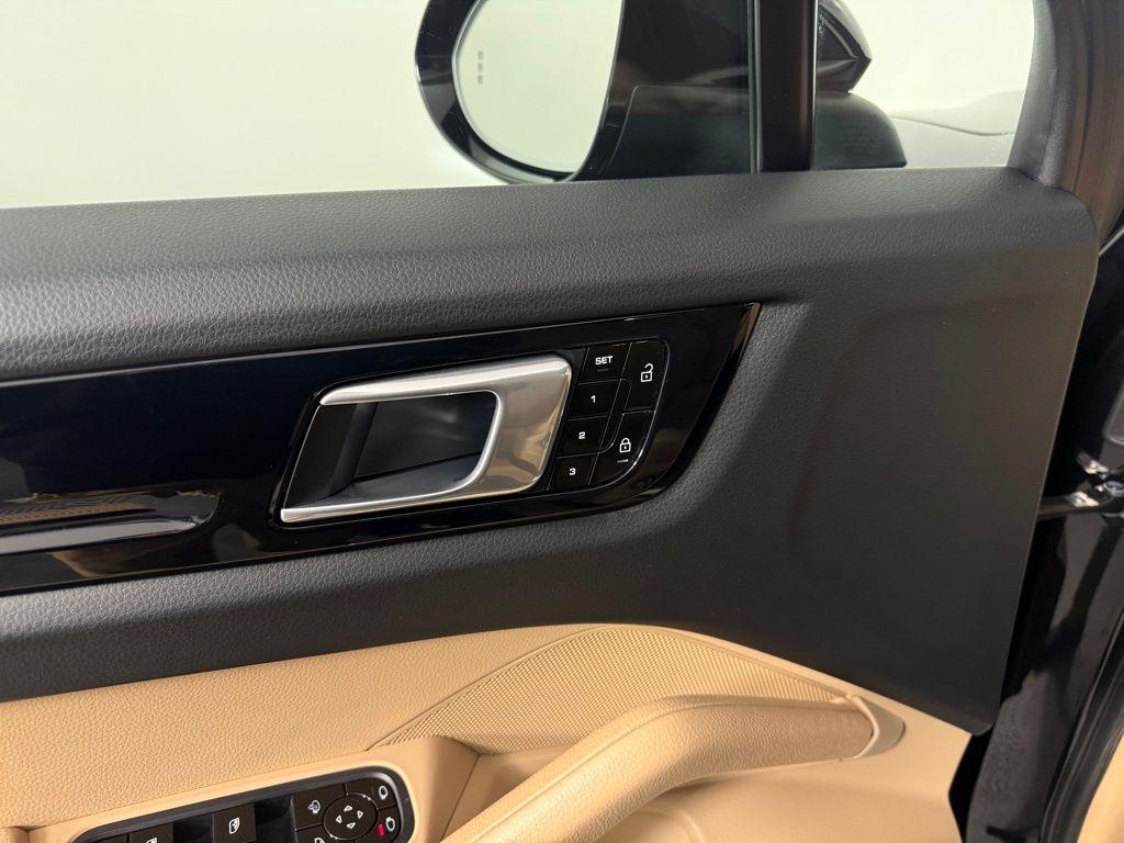 used 2020 Porsche Cayenne car, priced at $31,595