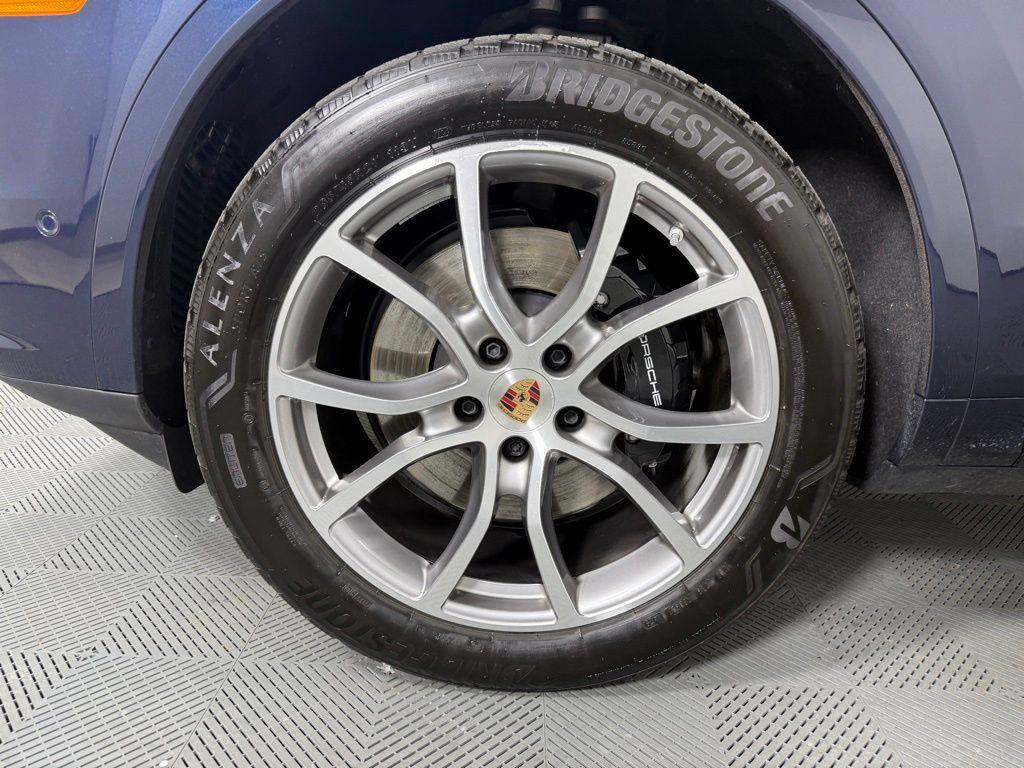 used 2025 Porsche Cayenne car, priced at $89,525