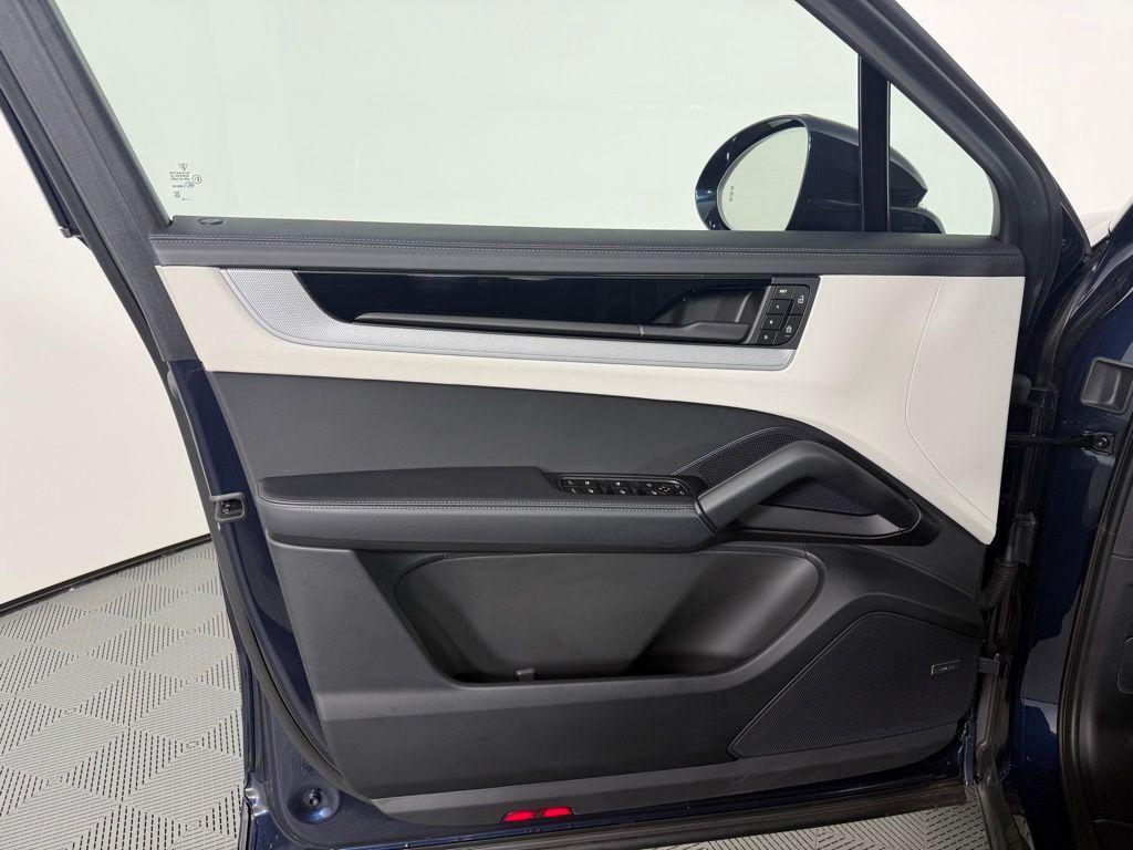 used 2025 Porsche Cayenne car, priced at $89,525