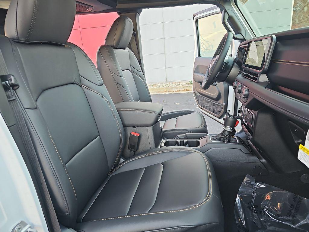 new 2025 Jeep Wrangler car, priced at $49,183