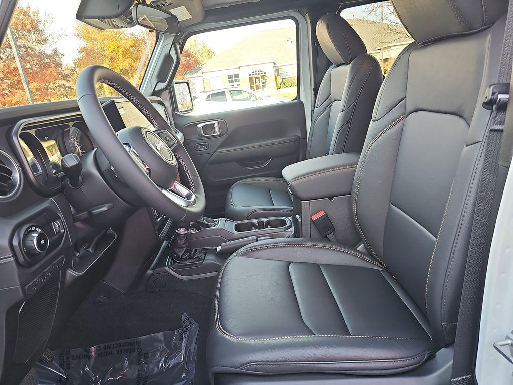 new 2025 Jeep Wrangler car, priced at $49,183