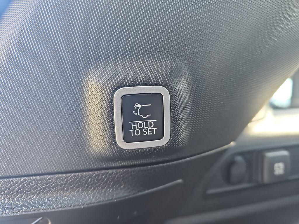 new 2025 Jeep Grand Cherokee car, priced at $44,096