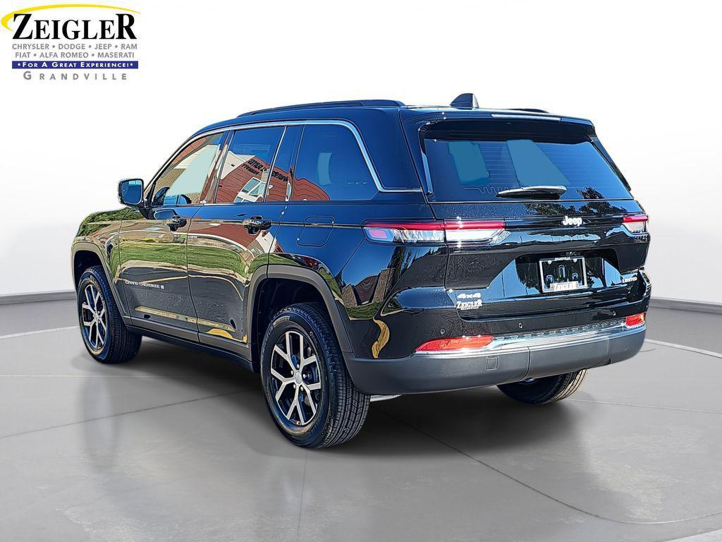 new 2025 Jeep Grand Cherokee car, priced at $44,096