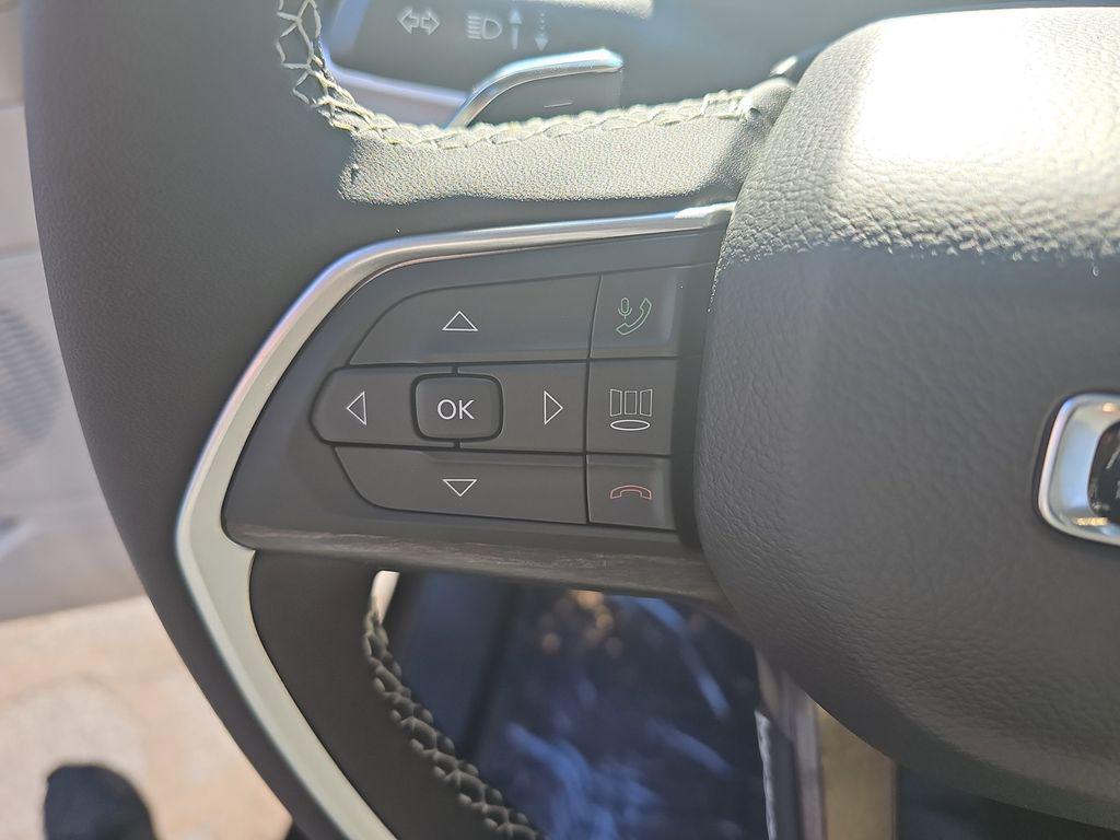 new 2025 Jeep Grand Cherokee car, priced at $44,096