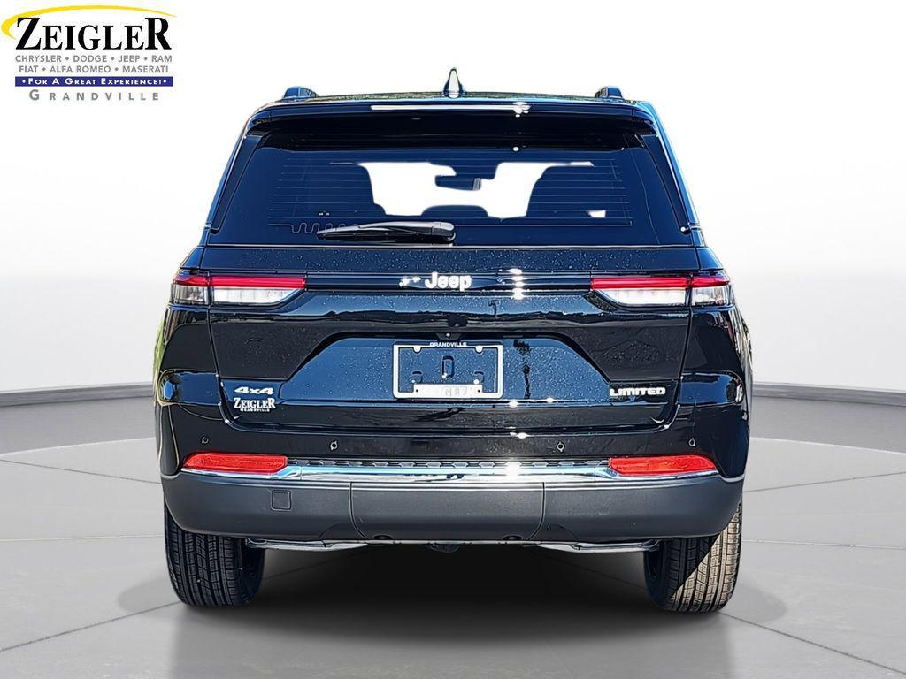 new 2025 Jeep Grand Cherokee car, priced at $44,096