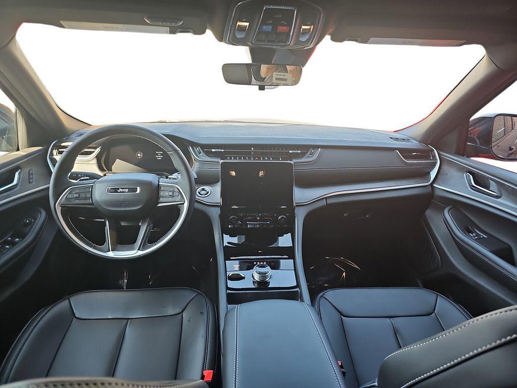 new 2025 Jeep Grand Cherokee car, priced at $46,137