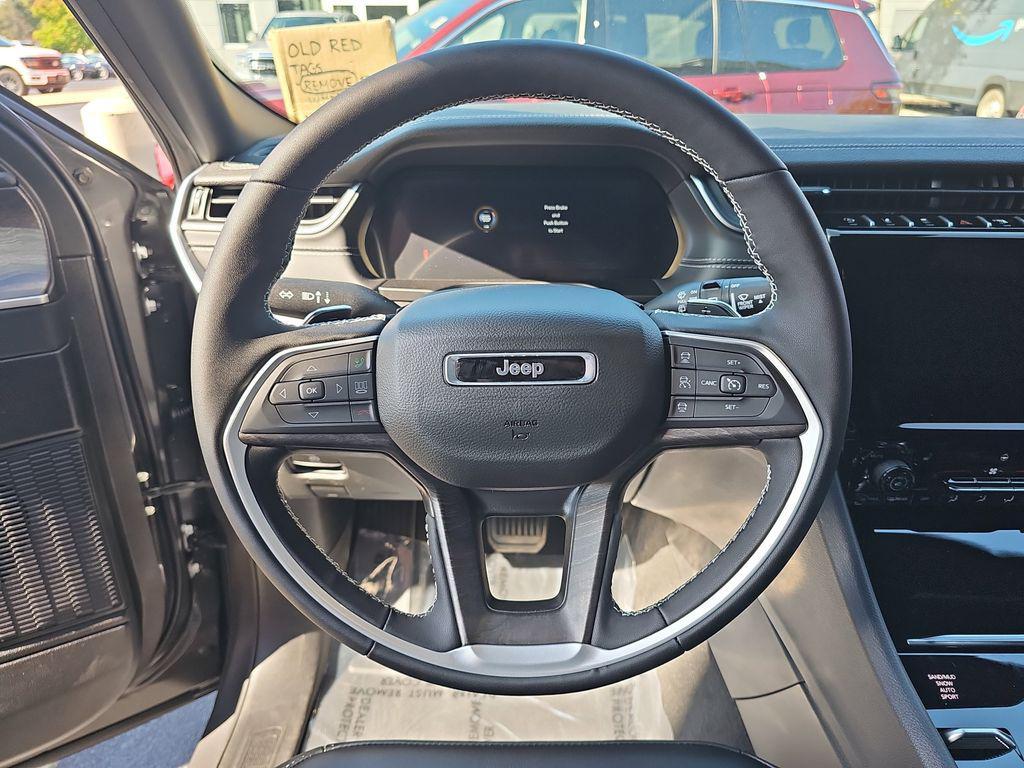 new 2025 Jeep Grand Cherokee car, priced at $46,137