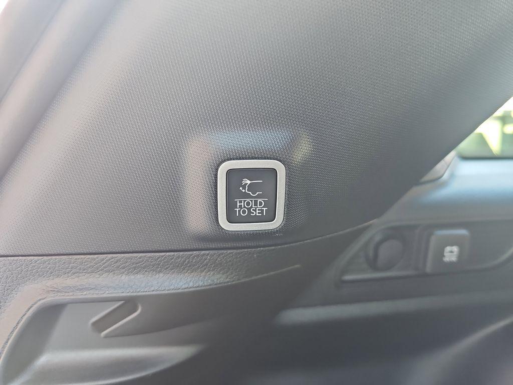 new 2025 Jeep Grand Cherokee car, priced at $46,137