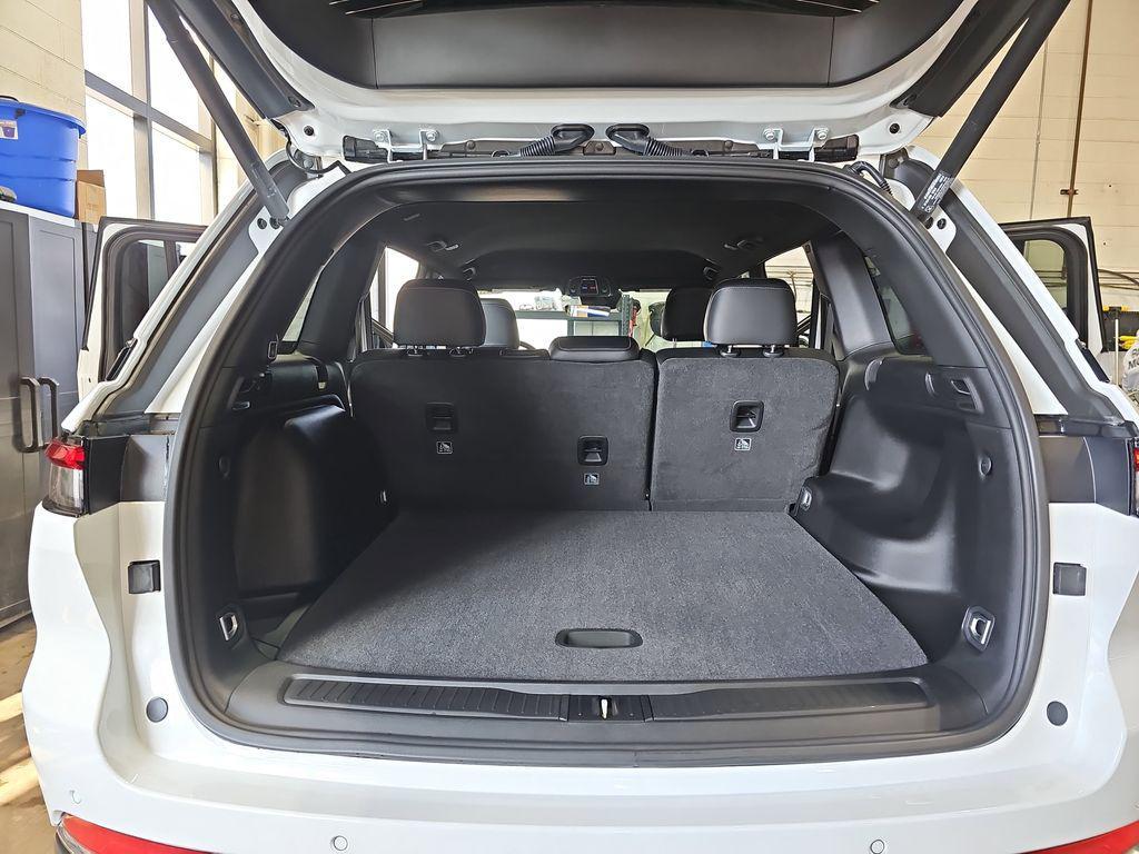 new 2025 Jeep Grand Cherokee car, priced at $41,607