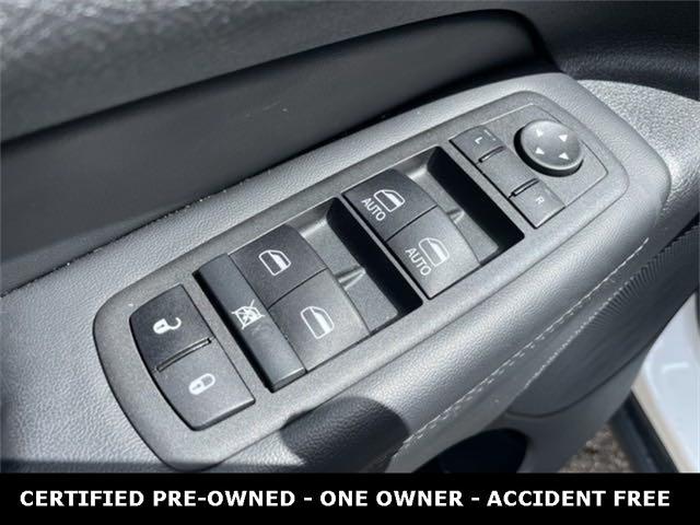 used 2022 Jeep Grand Cherokee car, priced at $25,000