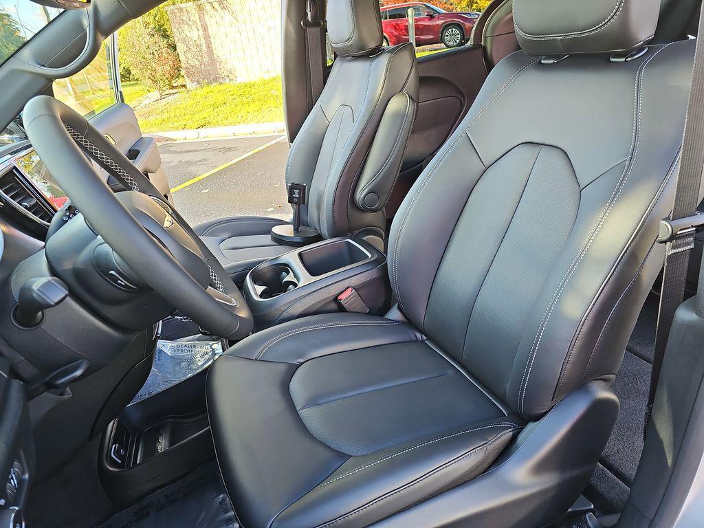 new 2026 Chrysler Pacifica car, priced at $43,737