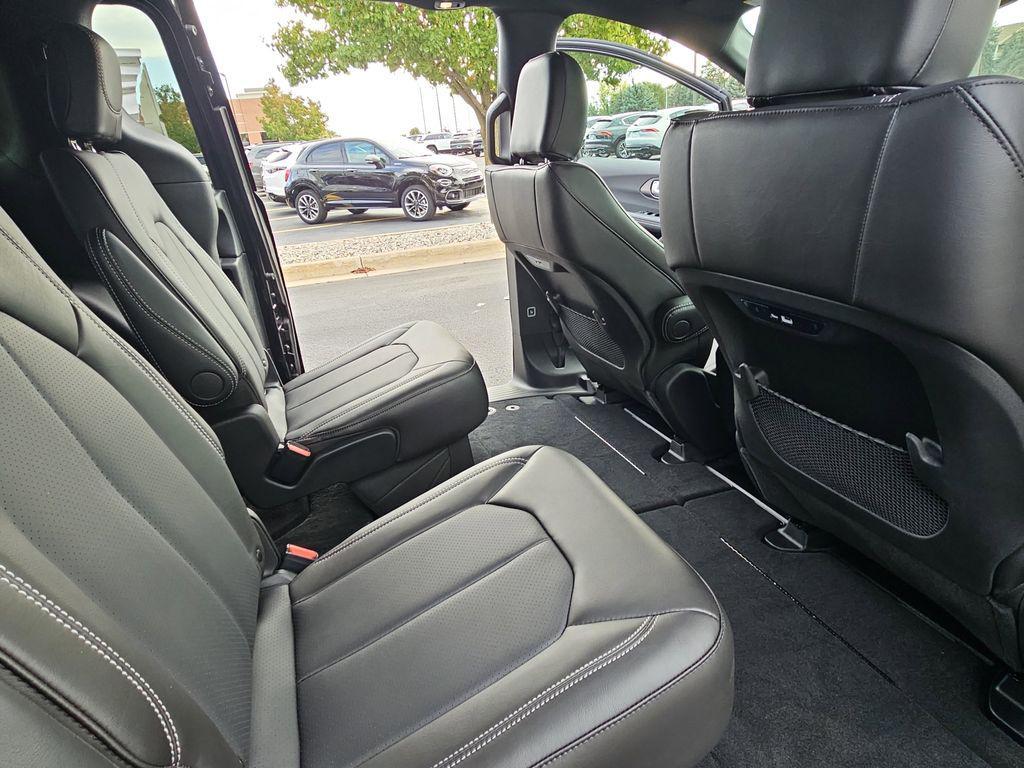 new 2026 Chrysler Pacifica car, priced at $43,568