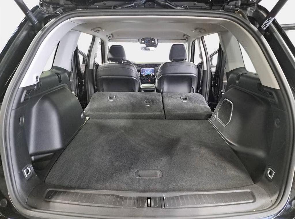 used 2023 Jeep Grand Cherokee car, priced at $31,500