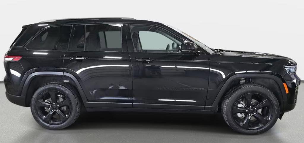 used 2023 Jeep Grand Cherokee car, priced at $31,500