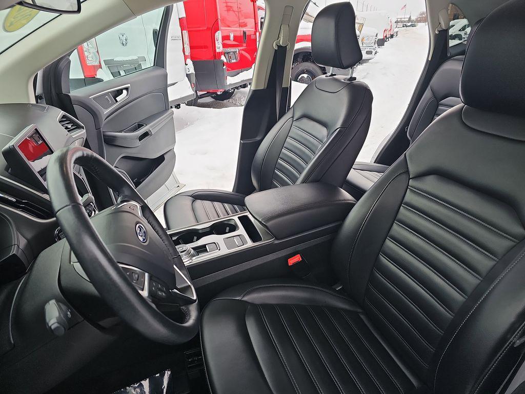 used 2024 Ford Edge car, priced at $18,990