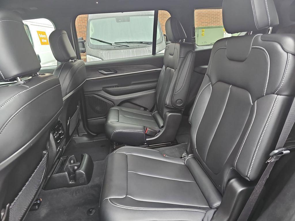 new 2025 Jeep Grand Cherokee L car, priced at $41,270