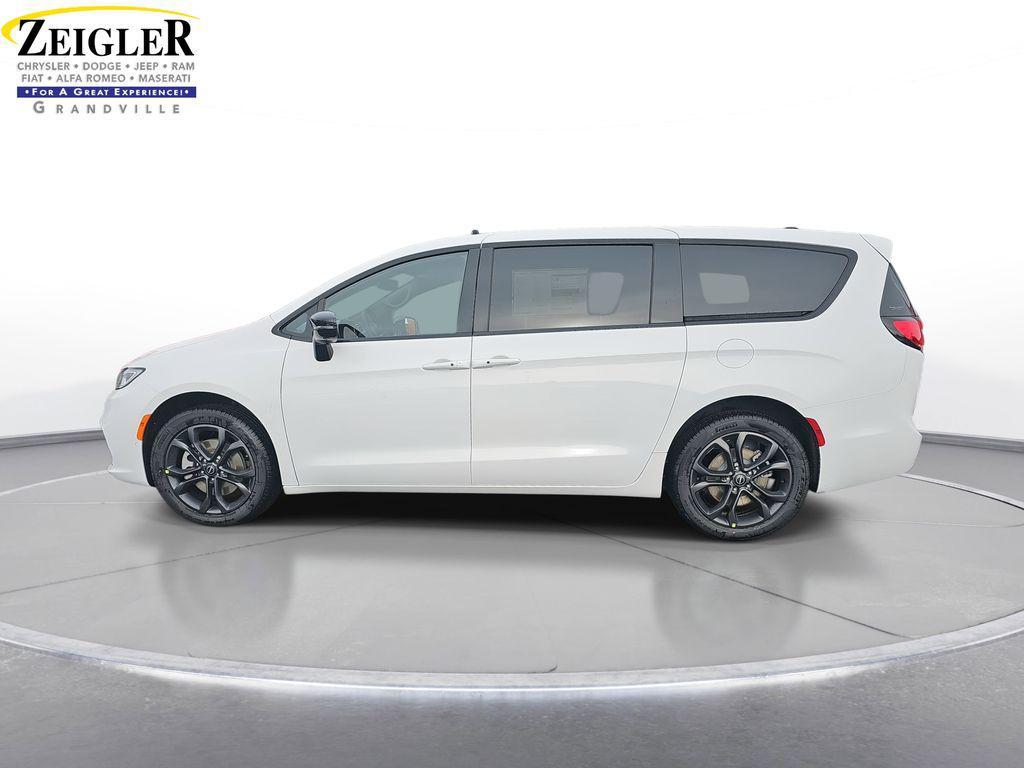 new 2026 Chrysler Pacifica car, priced at $45,548