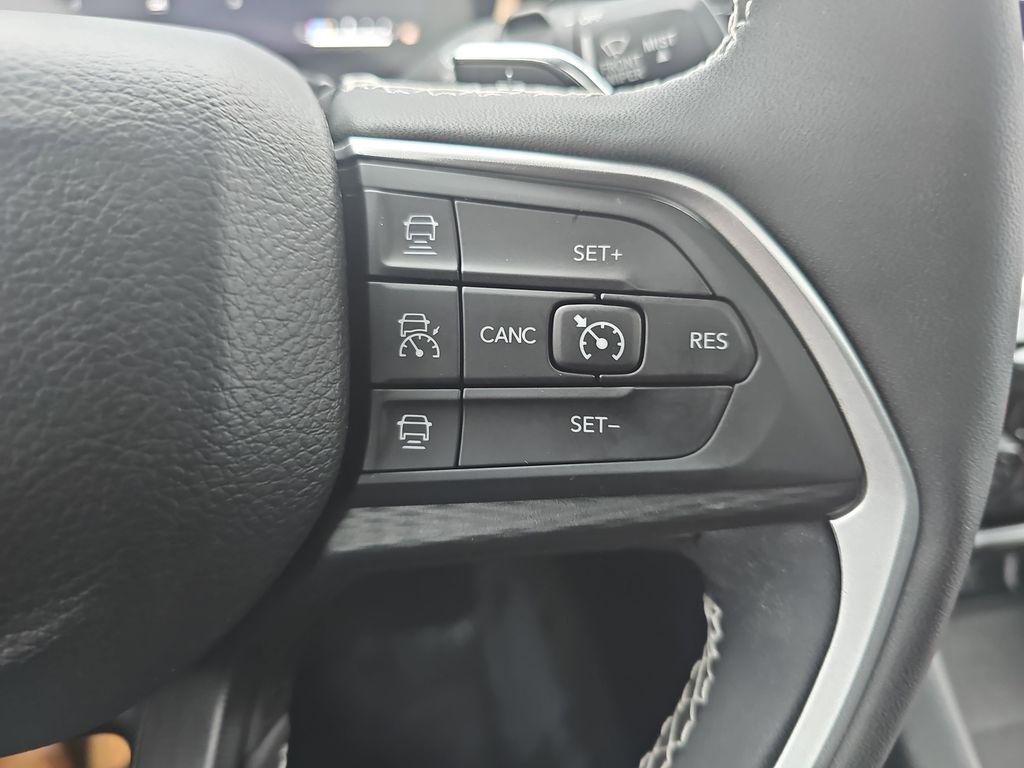 used 2023 Jeep Grand Cherokee car, priced at $31,999