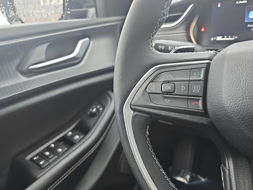 used 2023 Jeep Grand Cherokee car, priced at $31,999