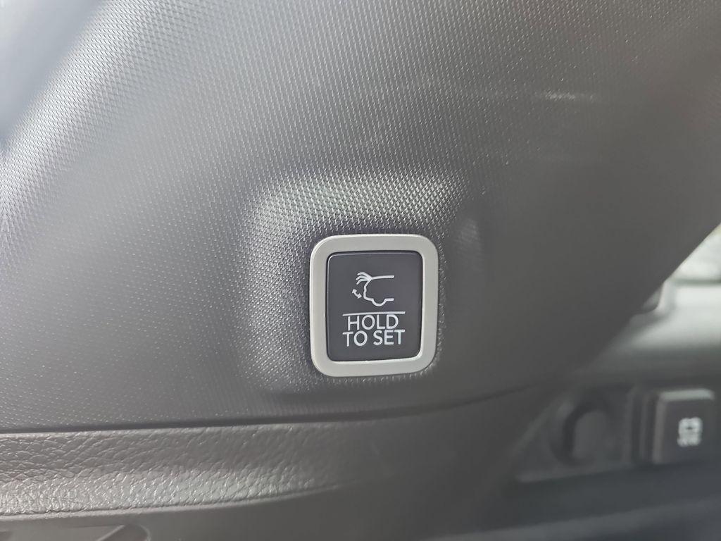 used 2023 Jeep Grand Cherokee car, priced at $31,999