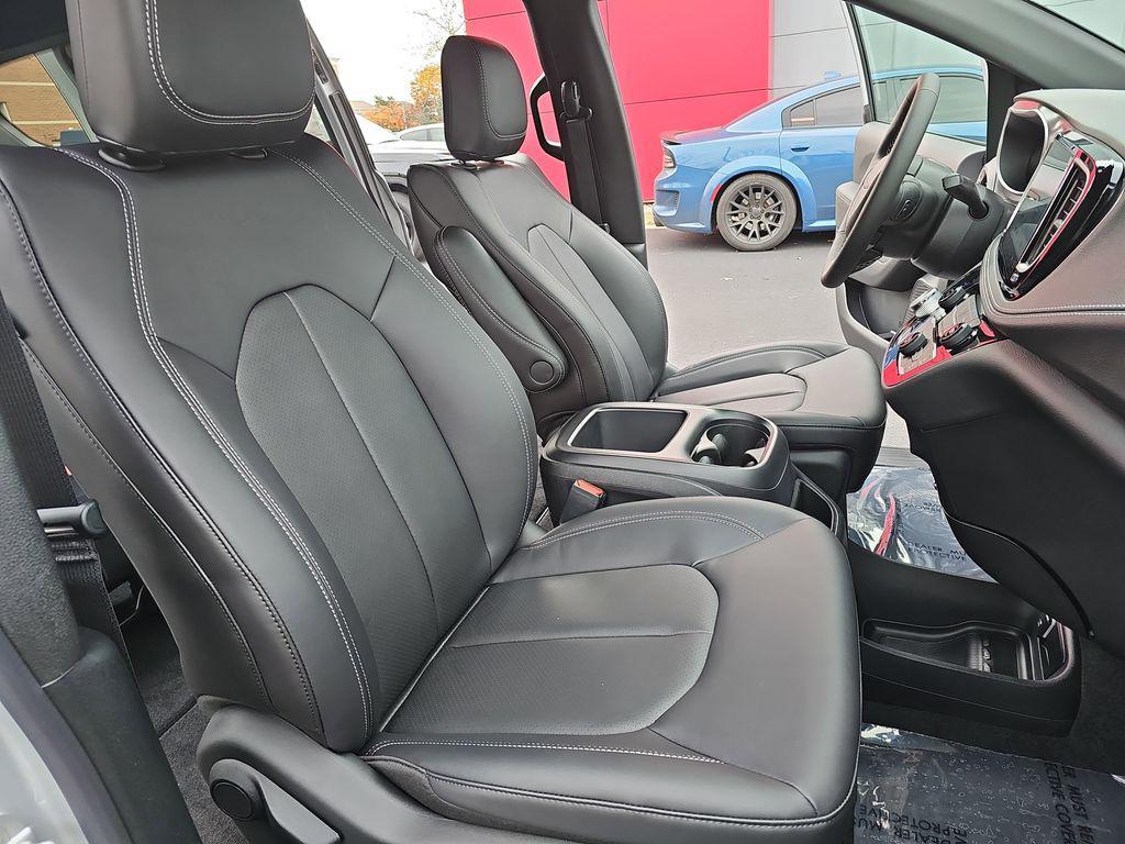 new 2026 Chrysler Pacifica car, priced at $42,826