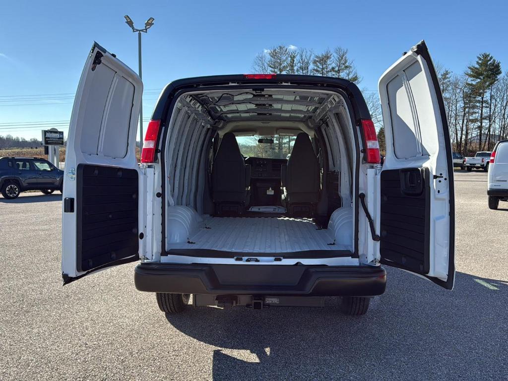new 2025 Chevrolet Express 2500 car, priced at $44,526