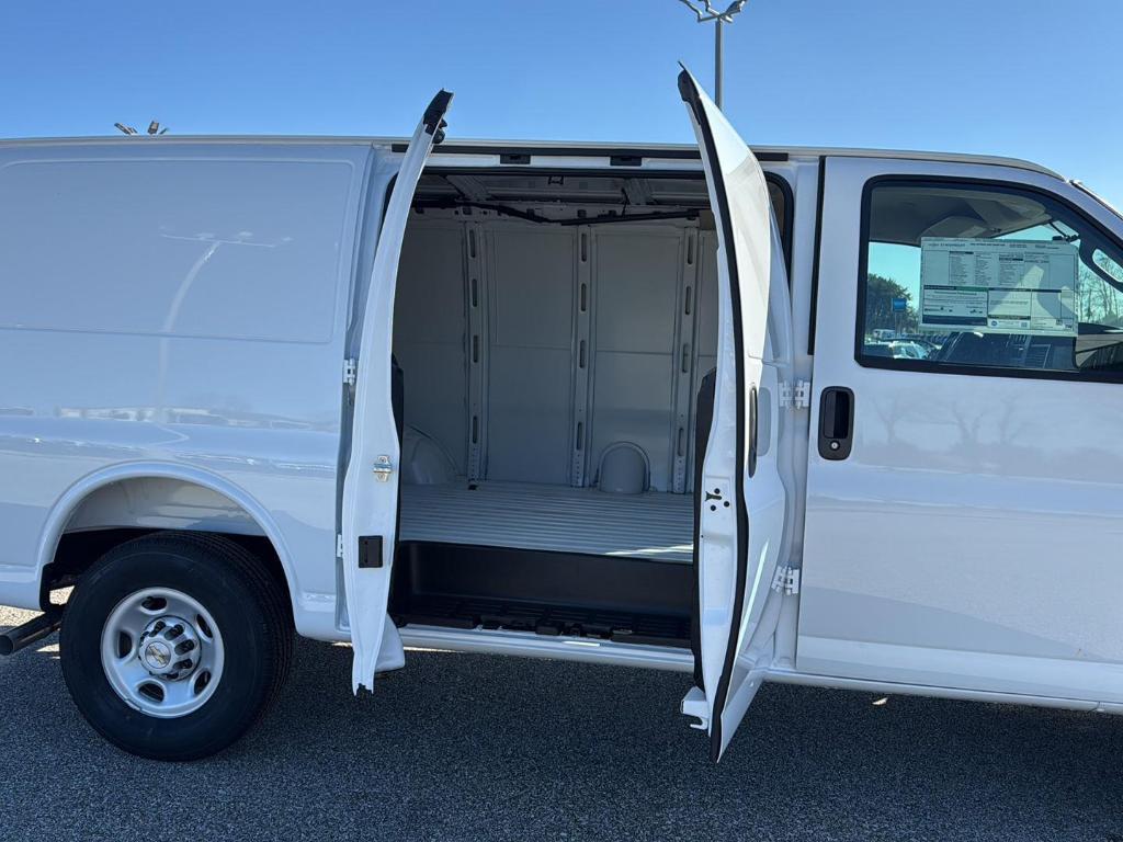 new 2025 Chevrolet Express 2500 car, priced at $44,526