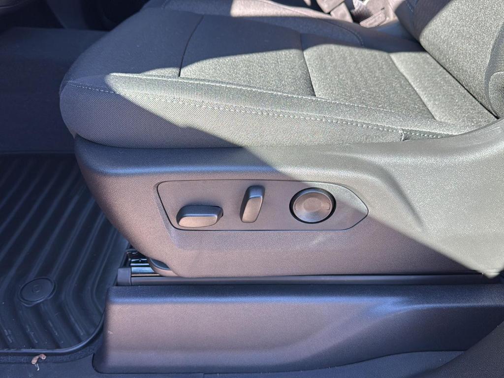 new 2026 Chevrolet Silverado 1500 car, priced at $40,612