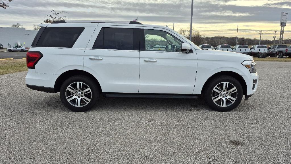 used 2024 Ford Expedition car, priced at $43,995