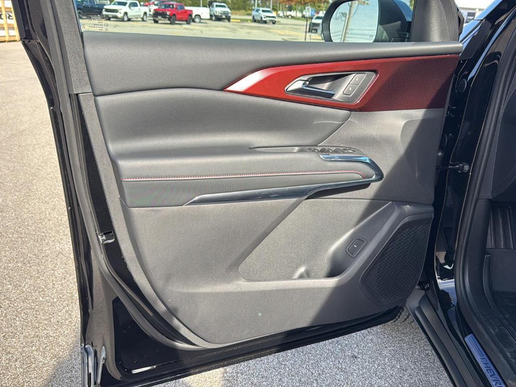 new 2026 Chevrolet Traverse car, priced at $52,120