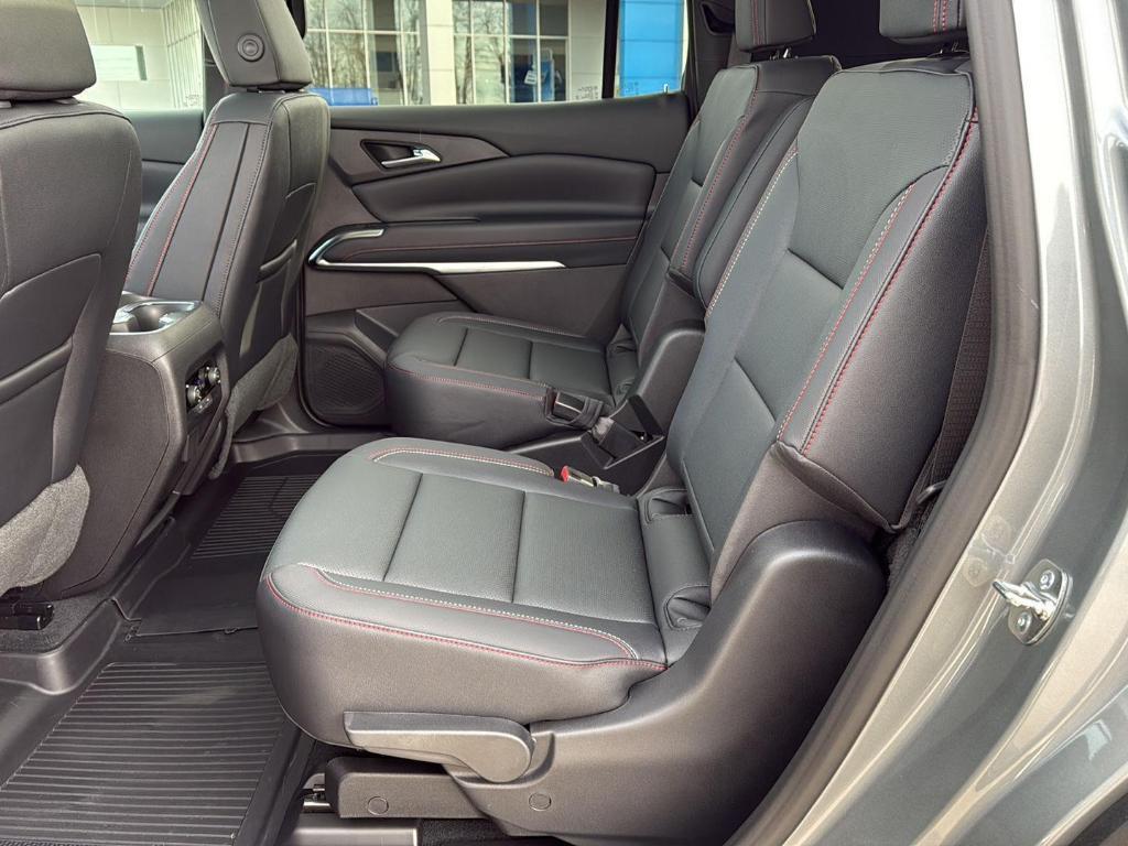 new 2026 Chevrolet Traverse car, priced at $54,260