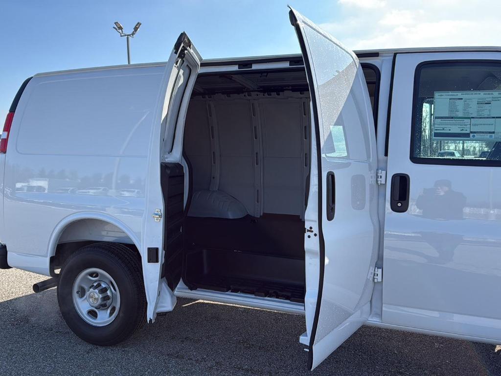 new 2025 Chevrolet Express 2500 car, priced at $42,592