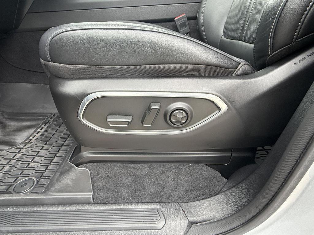 used 2024 Jeep Wagoneer car, priced at $64,995