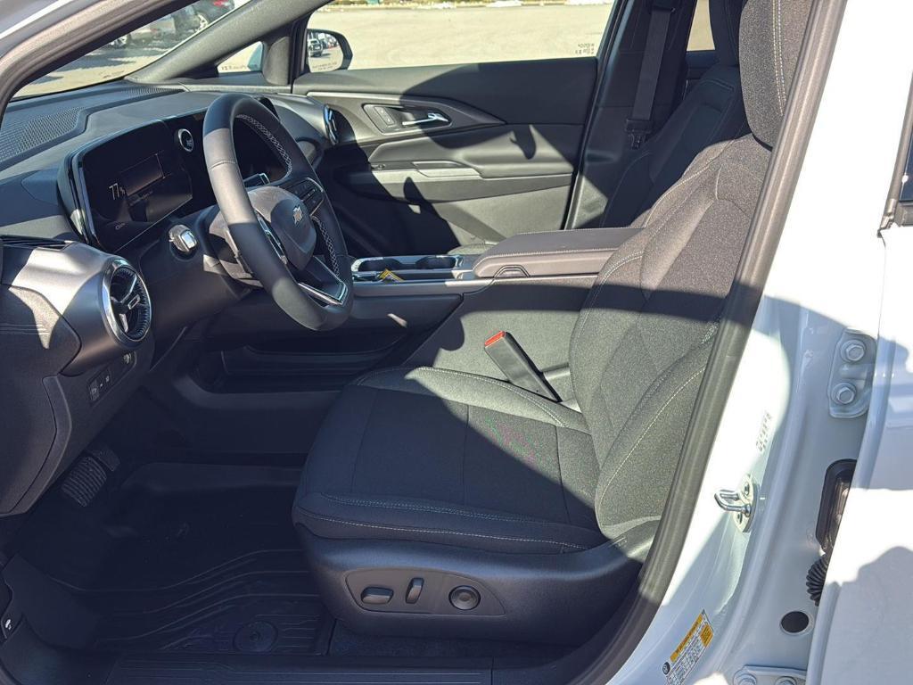 new 2026 Chevrolet Equinox EV car, priced at $32,079